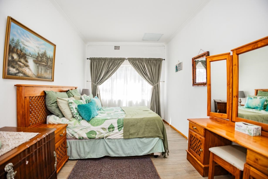 8 Bedroom Property for Sale in Joostenbergvlakte Western Cape